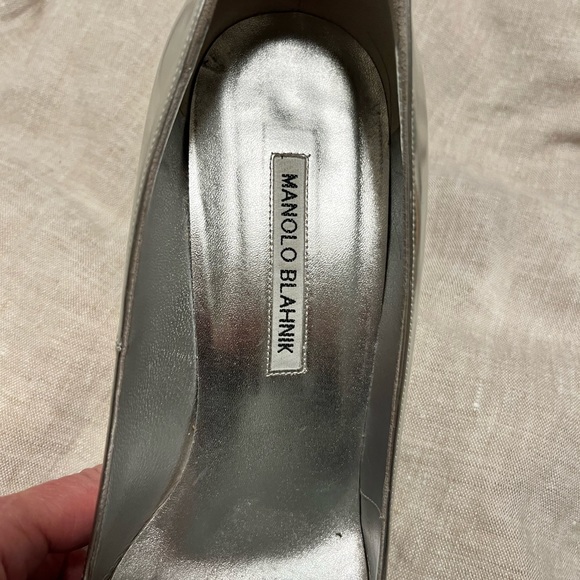 Manolo Blahnik Classic Platinum shoes, Women’s Euro 40, US 9, perfect condition! - Picture 9 of 11